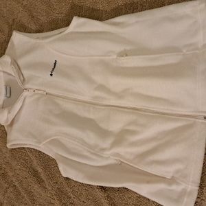 Columbia size large cream colored fleece vest